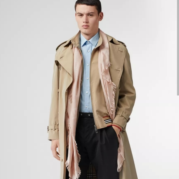 (Sold)Burberry Wool and silk Square scarf - Picture 5 of 13